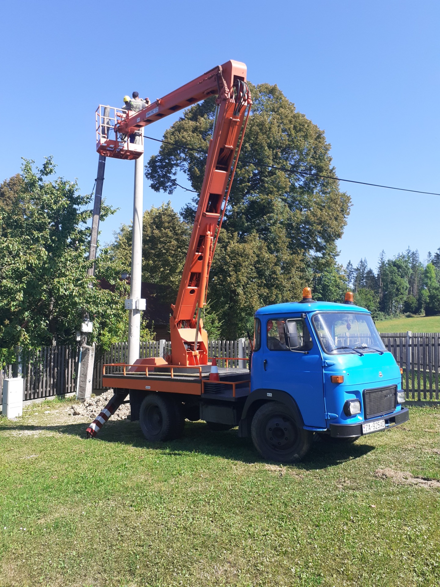 Výmena stĺpu elektrického vedenia
